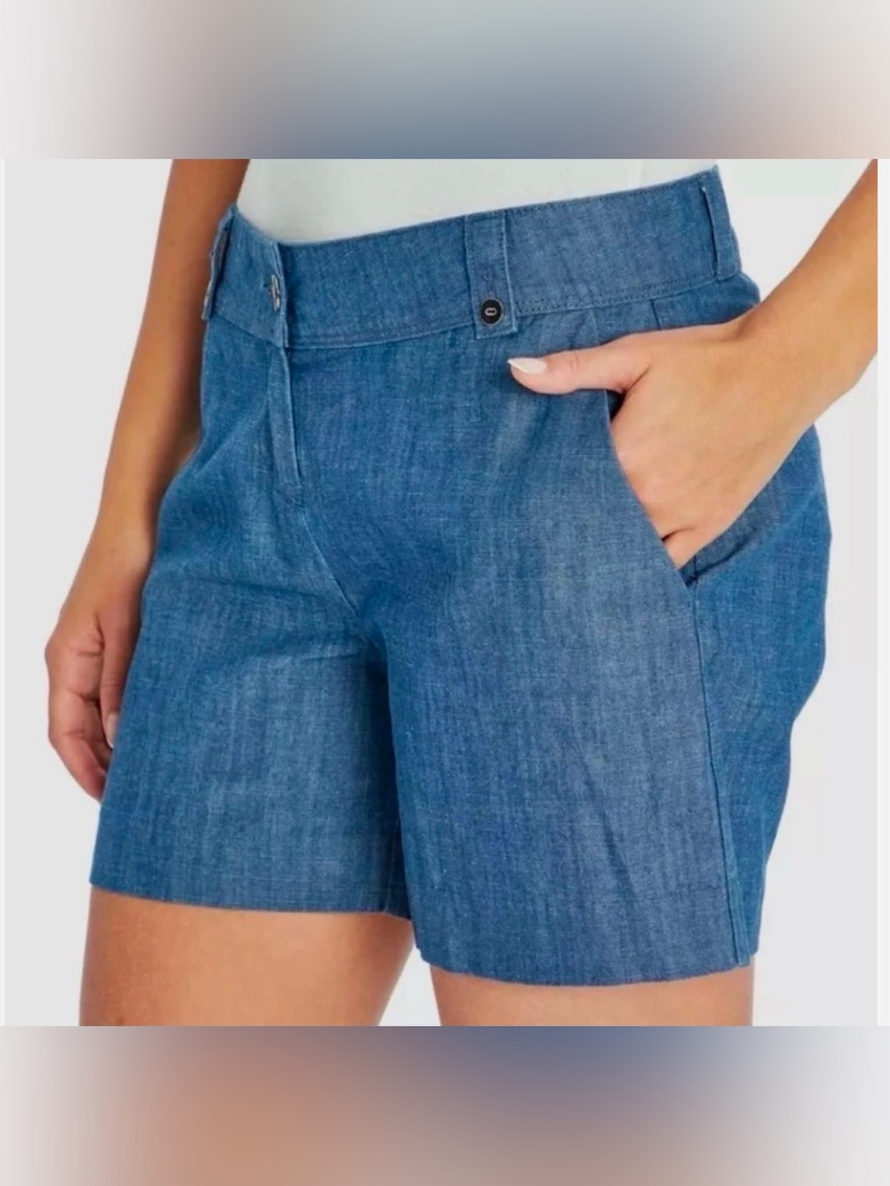 Issac Mizrahi Women’s Indigo Chambray Blue Tailored Short Size 10